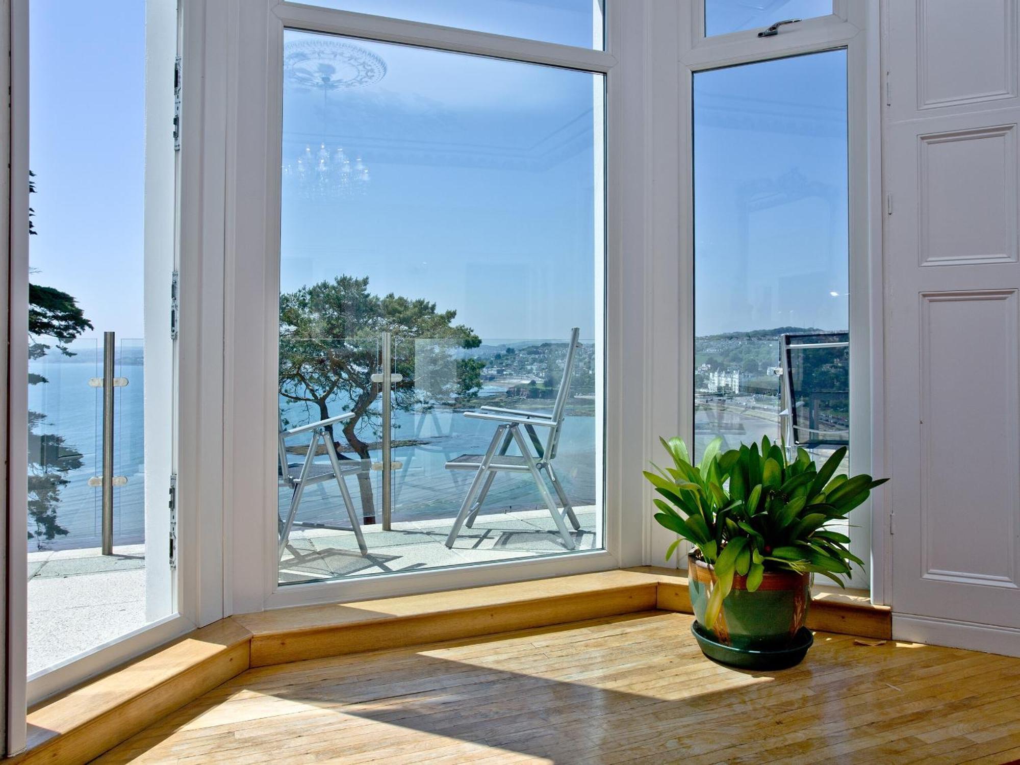 Riviera Mansion, Holiday home