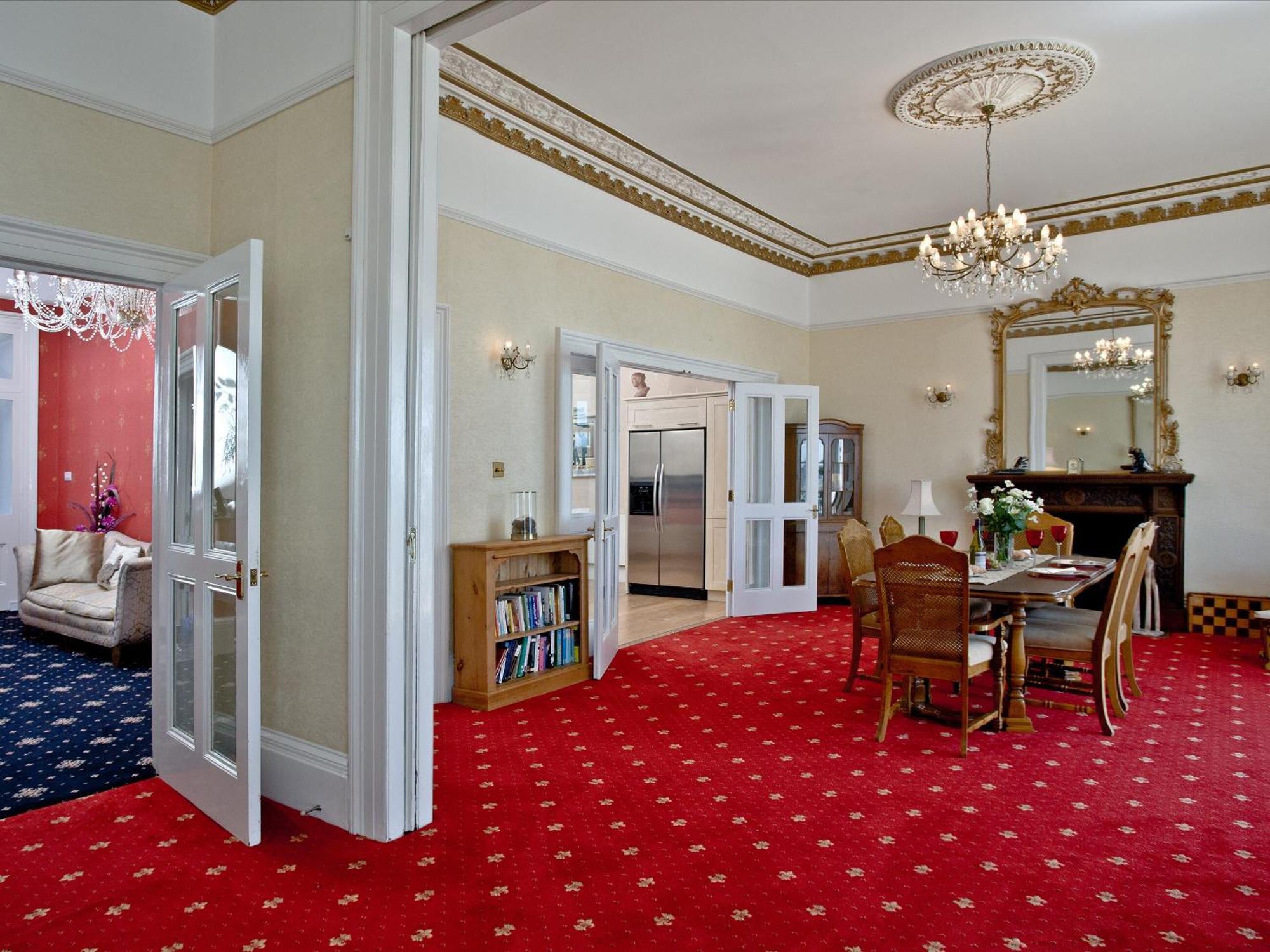 Holiday home Riviera Mansion, *