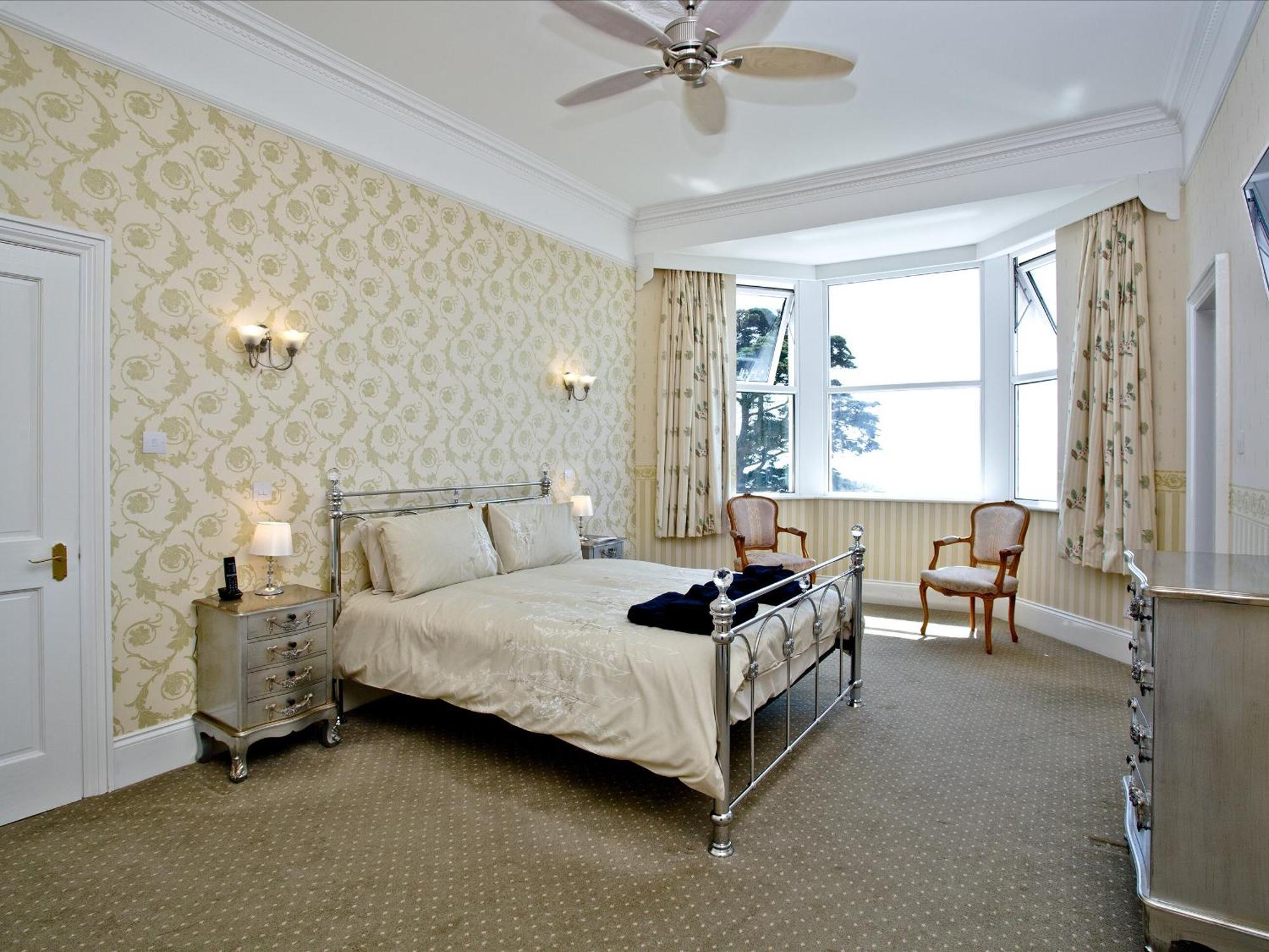 Riviera Mansion, Holiday home